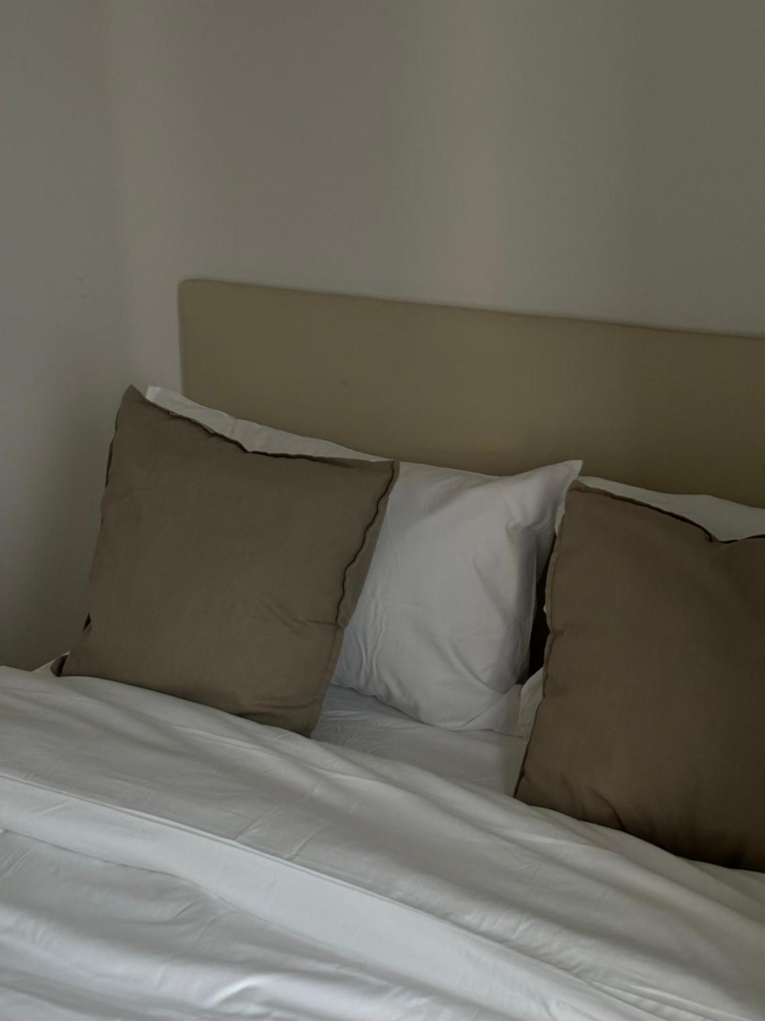 Entire Apartment Near Bts 2 Bedrooms With View Ban Song Hong ภายนอก รูปภาพ